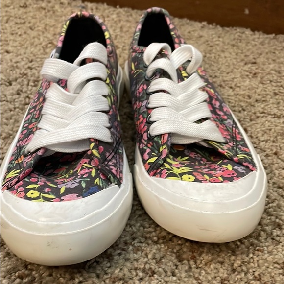 Rocket Dog Floral Black Sneakers - Picture 10 of 10
